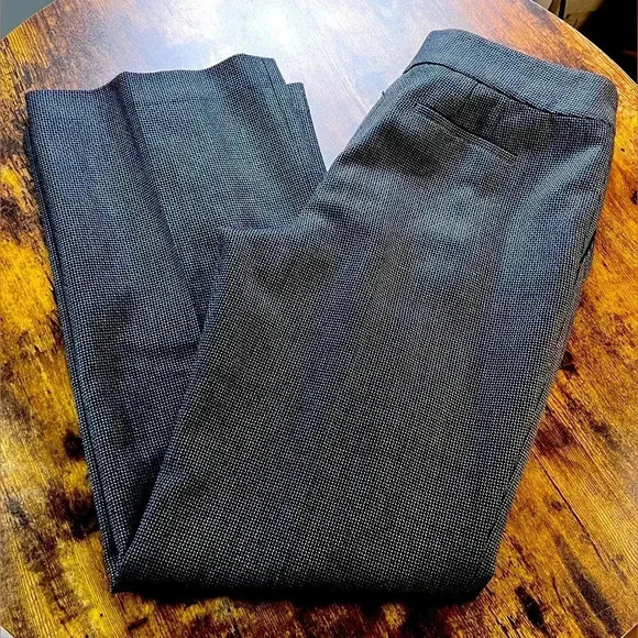 Ann Taylor | ladies MARGO, Italian wool dress pants.  Size: 10 - Picture 1 of 13